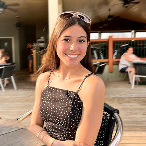 Meet your Posher, Addison